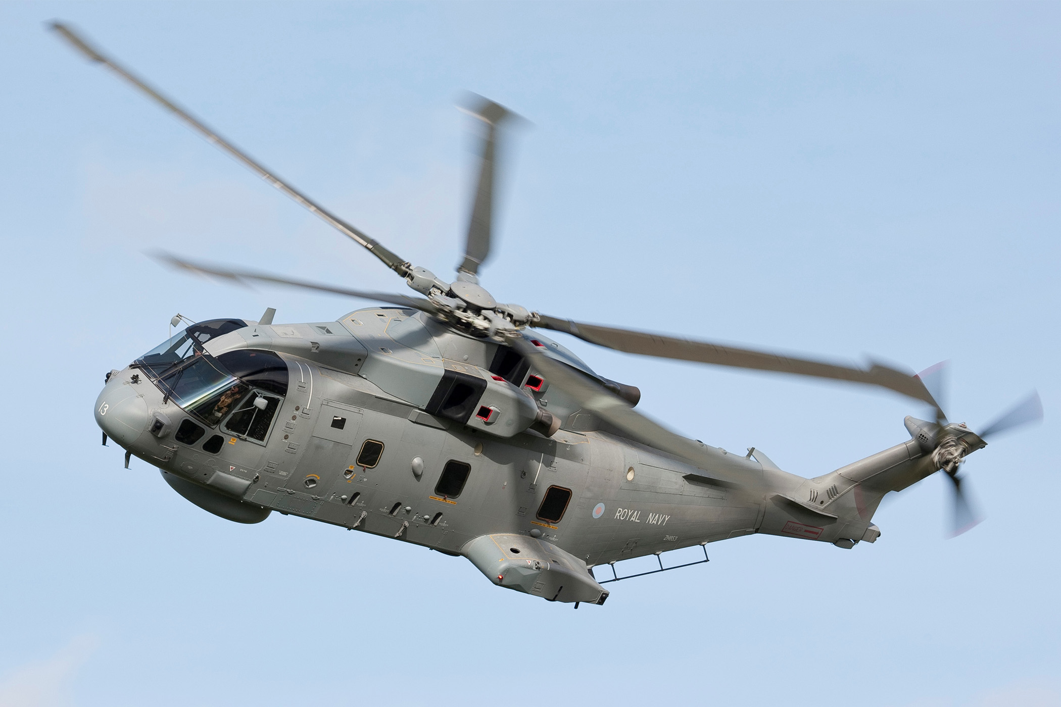 AgustaWestland e Regno Unito firmano la terza tranche dell’Integrated Merlin Operational Support contract.