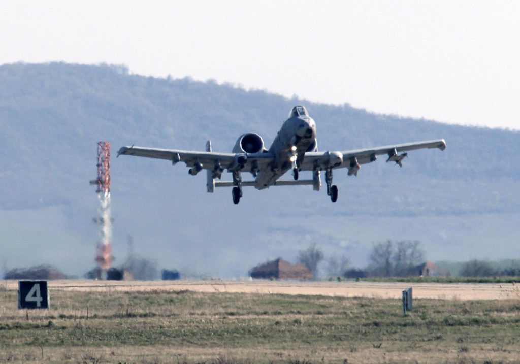 A-10s demonstrate Forward Ready Now posture in Romania