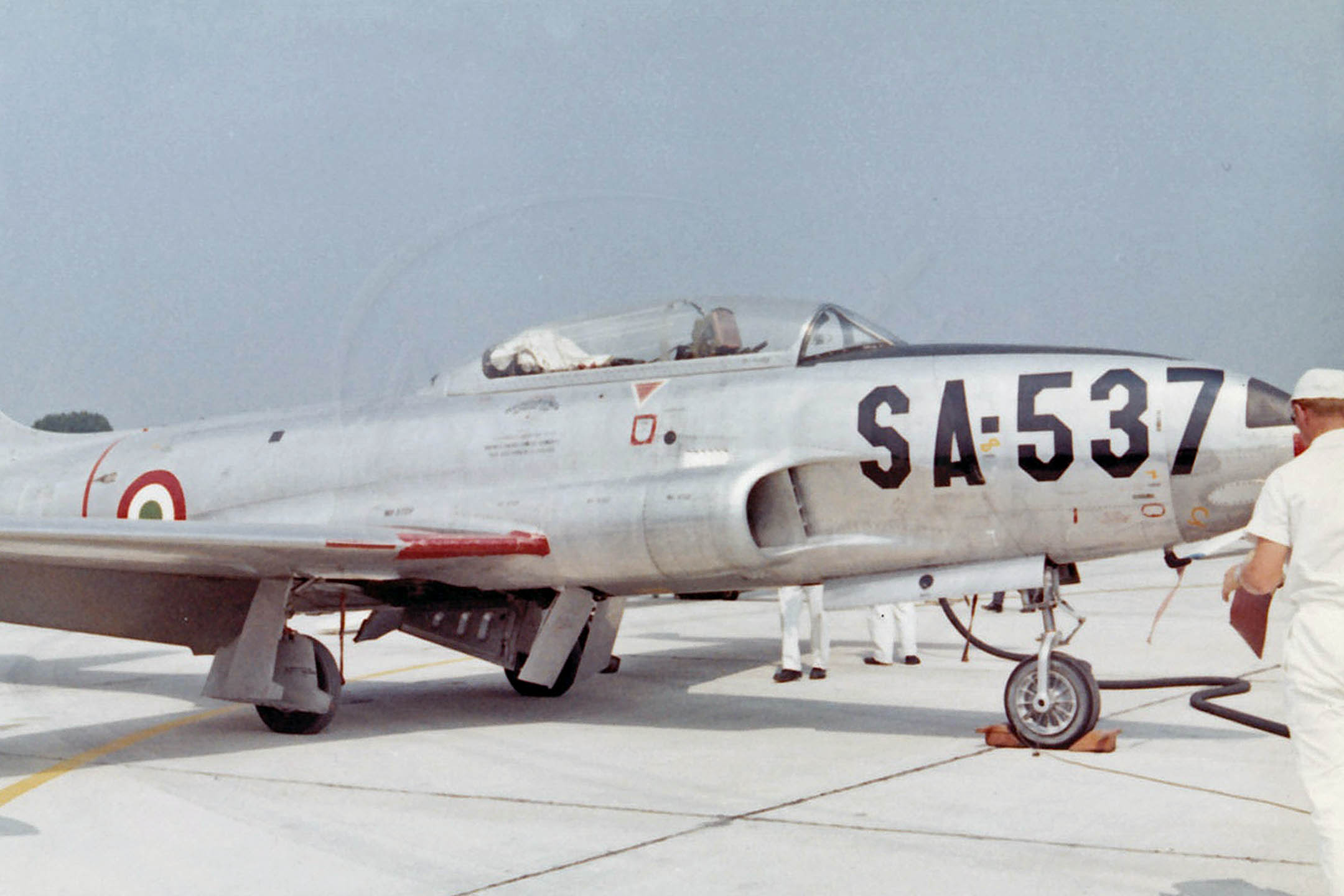 1955  – Primi brevetti in Italia di pilota militare sul T-33A