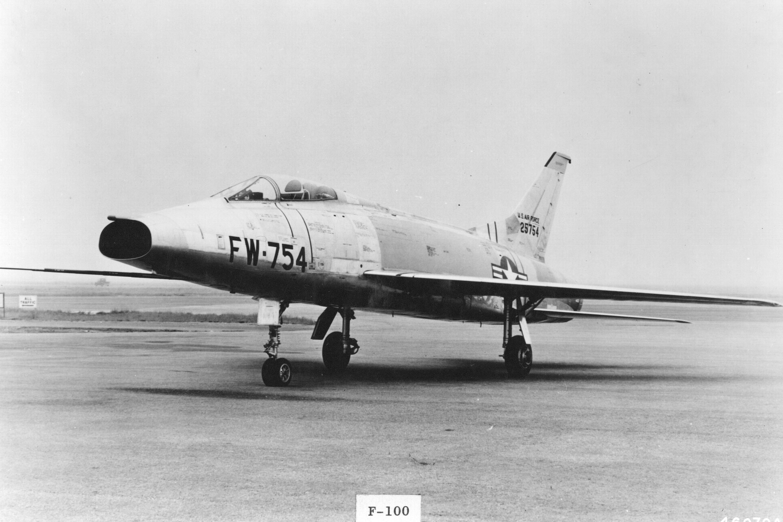25 maggio 1953: primo volo dell'”Hun”