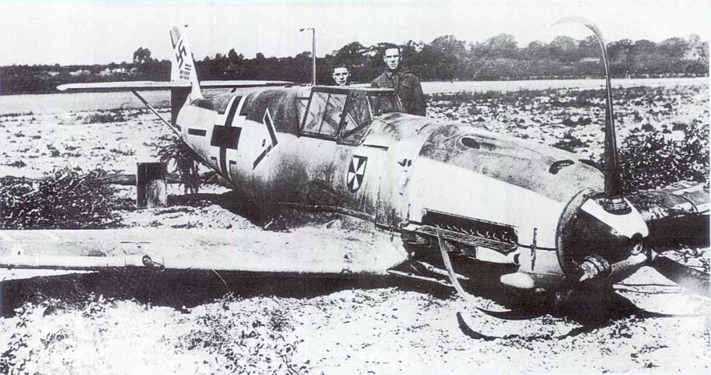 Messerschmitt-Bf-109E4-Stab-II.JG3-(+-Franz-von-Werra-WNr-1480-crash-landed-Kent-1940-01