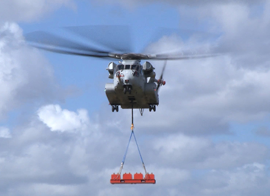 Il Sikorsky CH-53K King Stallion completa con successo le prove di sollevamento massimo al gancio baricentrico.