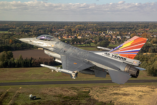 La Belgian Air Force festeggia i 45 anni dell’F-16 Multi National Fighter con un velivolo in livrea speciale